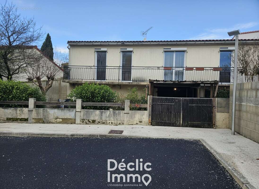 Maison à RUELLE-SUR-TOUVRE