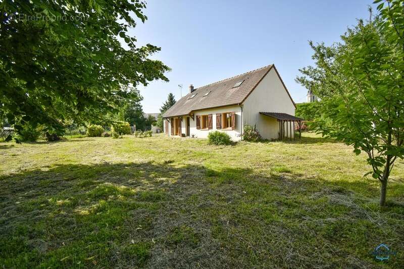 Maison à COUFFY