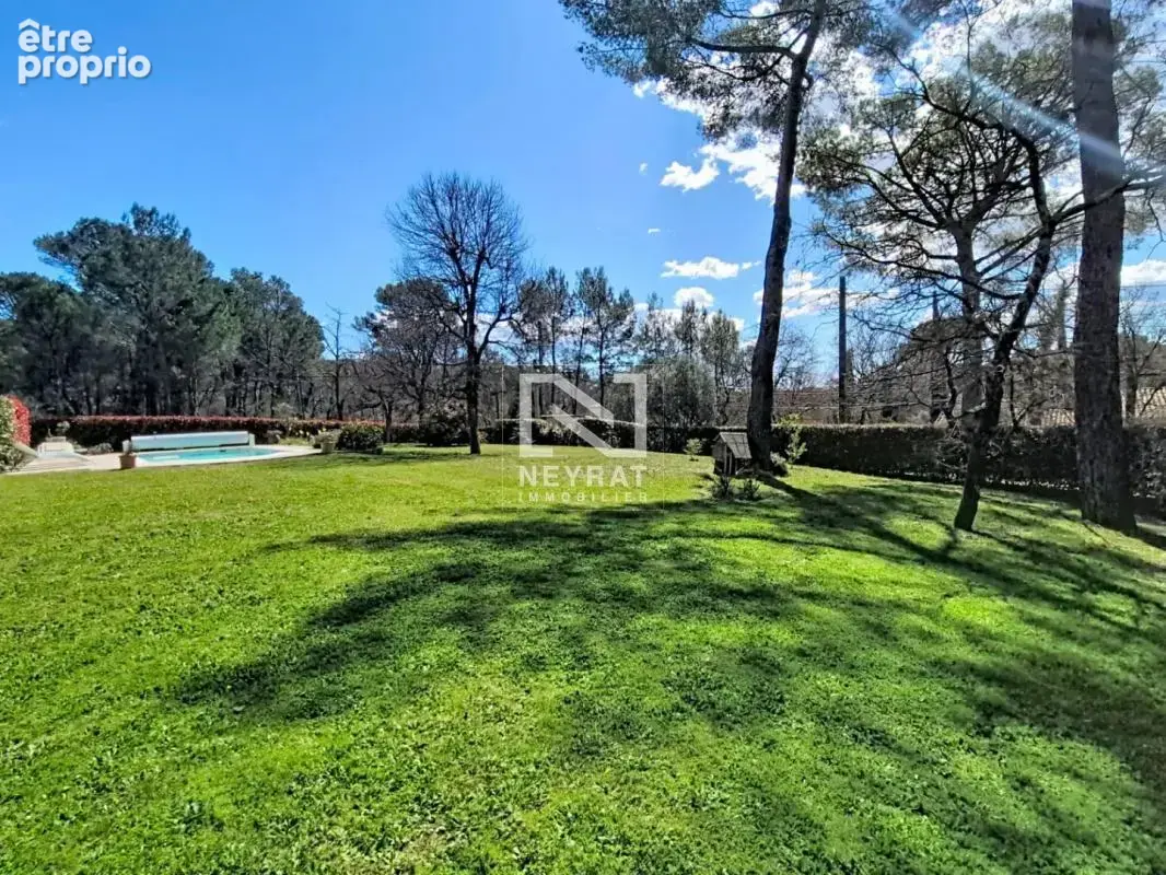 Fayence – Élégante villa provençale avec piscine et jardin plat de 3 000 m² - photo 5