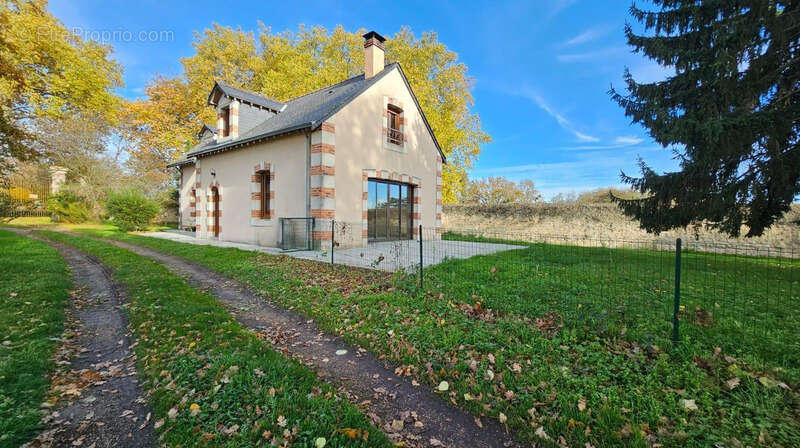 Maison à LUCHE-PRINGE