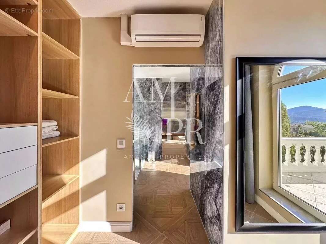 Maison à MANDELIEU-LA-NAPOULE