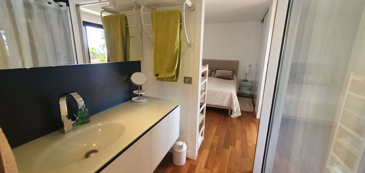 Appartement à MANDELIEU-LA-NAPOULE