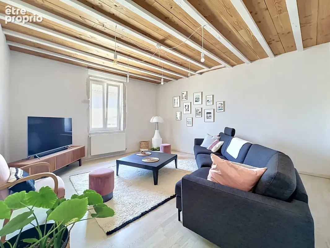 Maison de village avec jardin - 223m2 au cœur du village de Fareins - photo 7