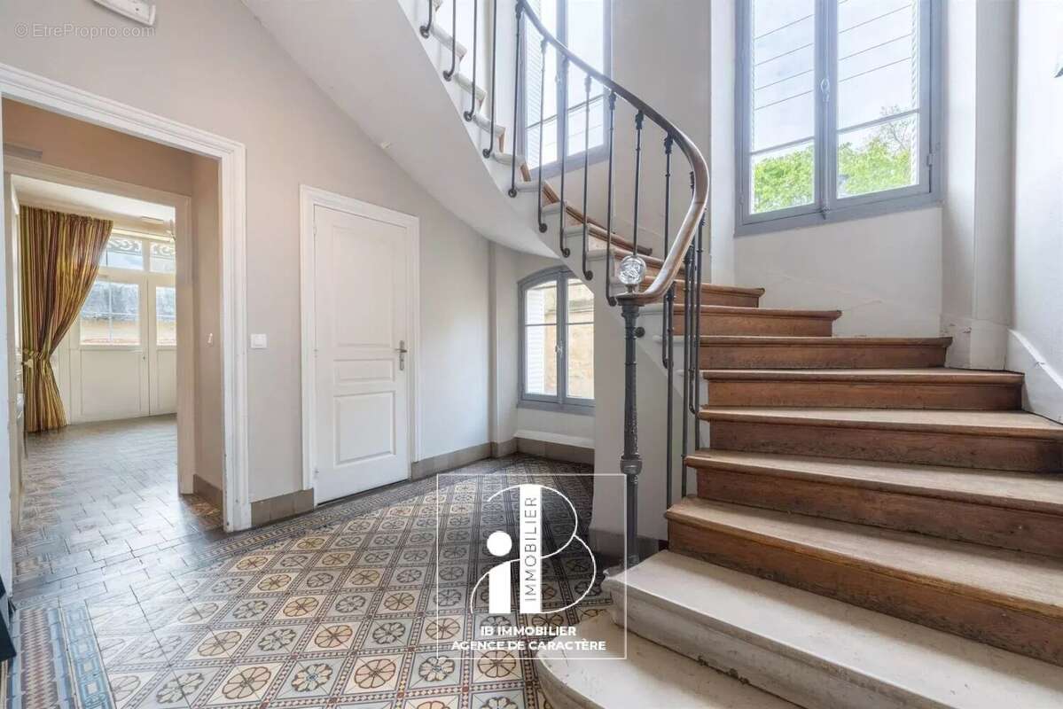 Maison à FONTAINEBLEAU