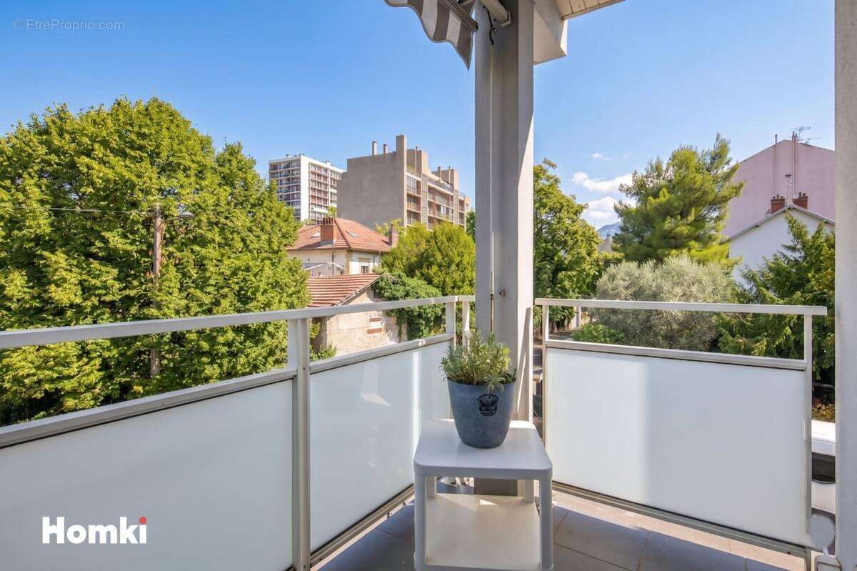Appartement T4 très lumineux de 80 m² avec deux balcons – Calme - photo 3