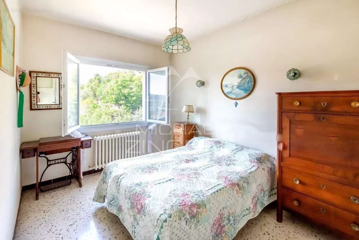 Maison à MANDELIEU-LA-NAPOULE