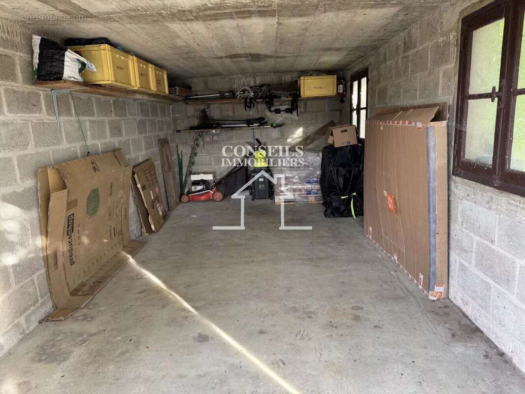 Maison à SAINT-JULIEN-DU-SAULT