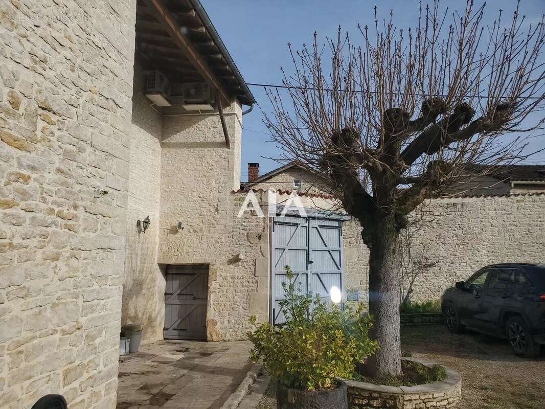 Maison à BARRO