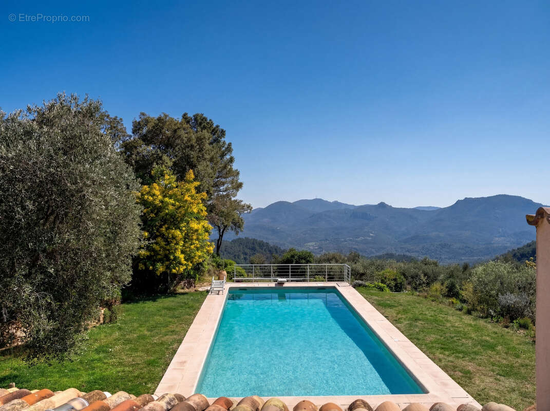 Maison à MANDELIEU-LA-NAPOULE