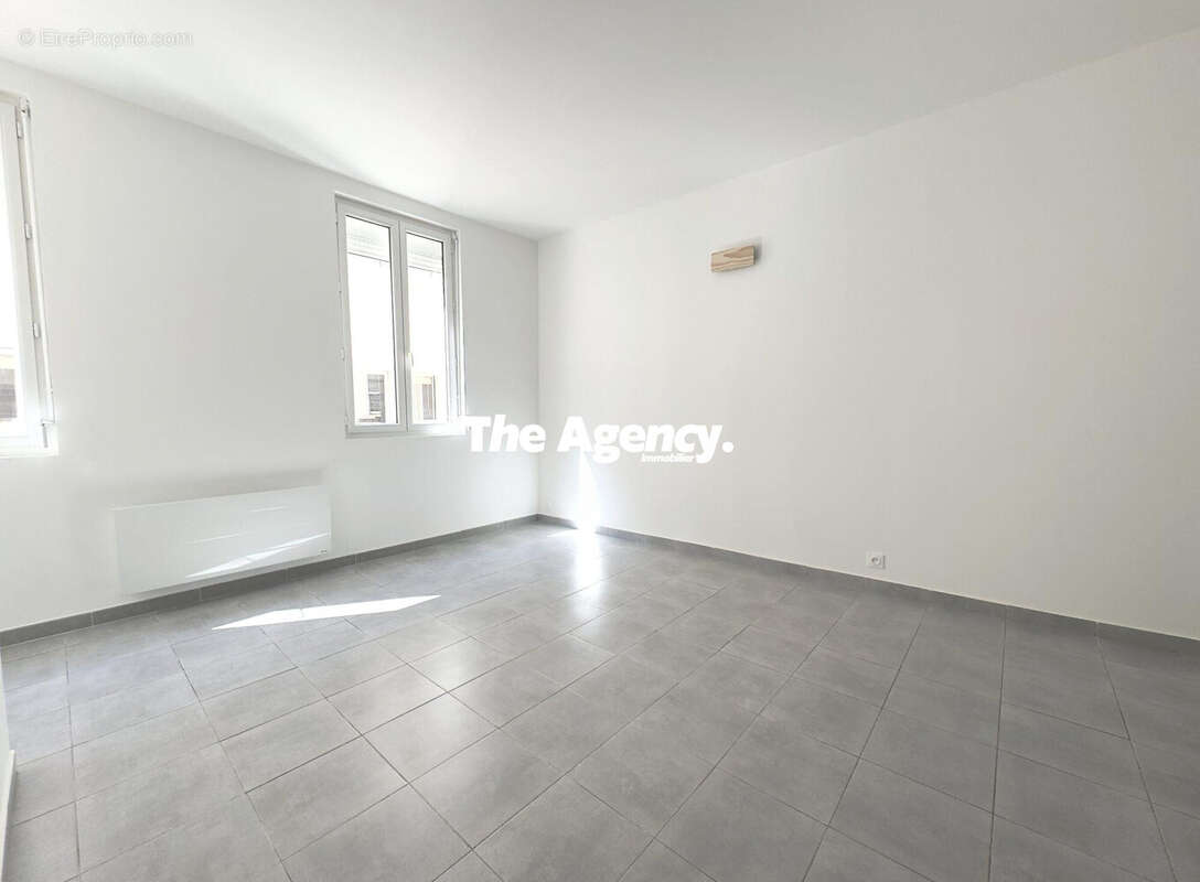 Appartement à MARSEILLE-1E
