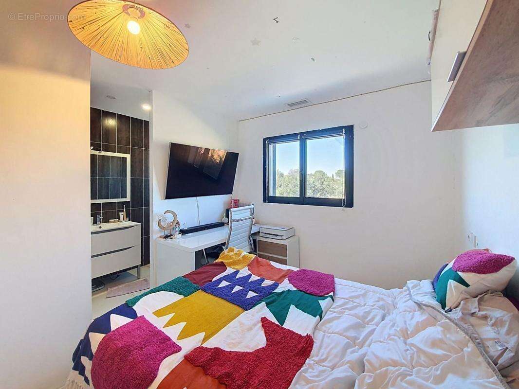 Maison à PEYRESTORTES