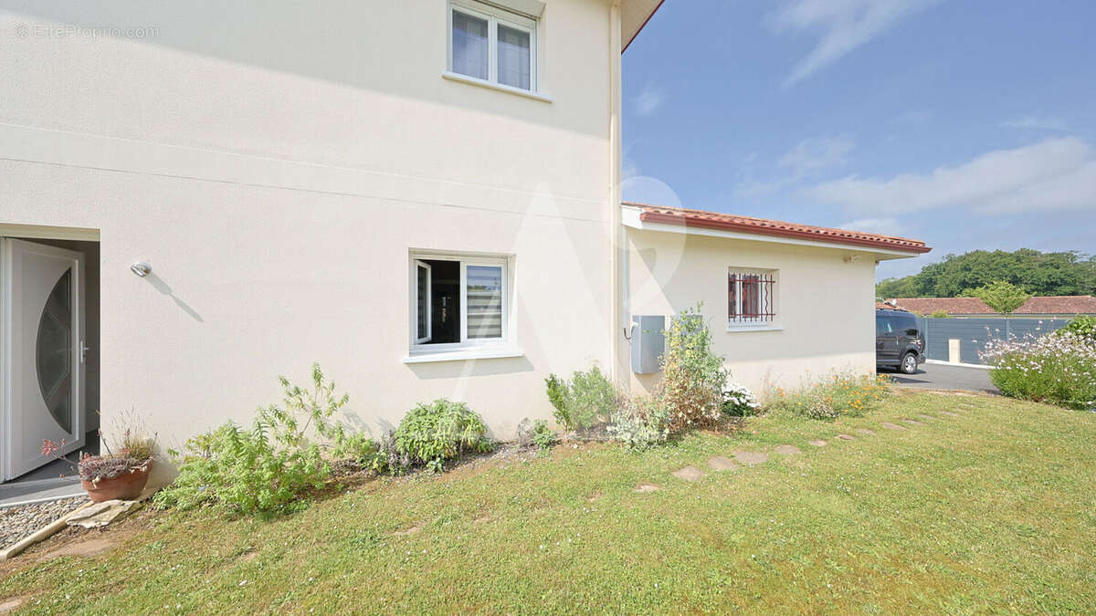 Maison à SAINTE-MARIE-DE-GOSSE