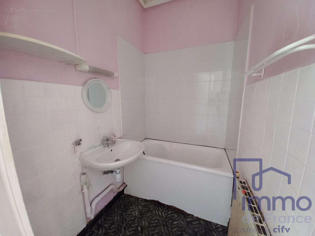 Appartement 65 m² à Saint-Etienne  - photo 6
