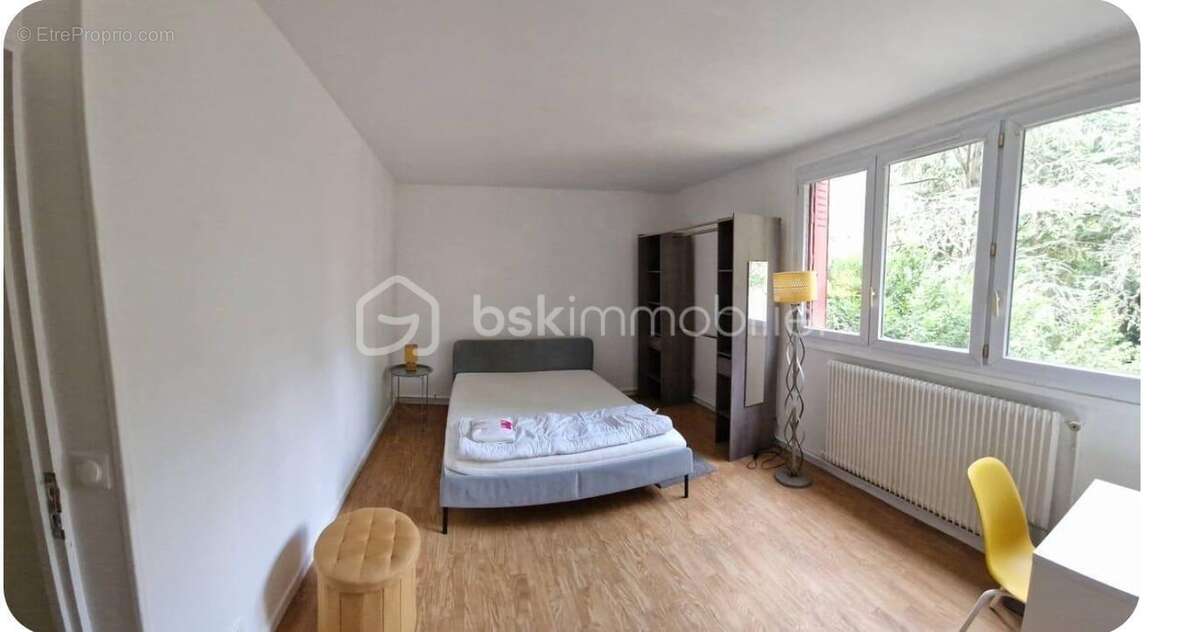 Appartement à SAINTE-GENEVIEVE-DES-BOIS