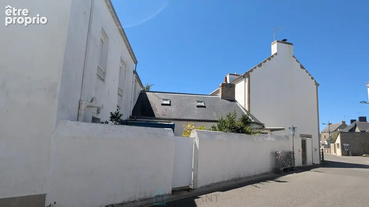 À VENDRE  ÉTEL  Immeuble avec potentiel commercial et résidentiel - photo 3