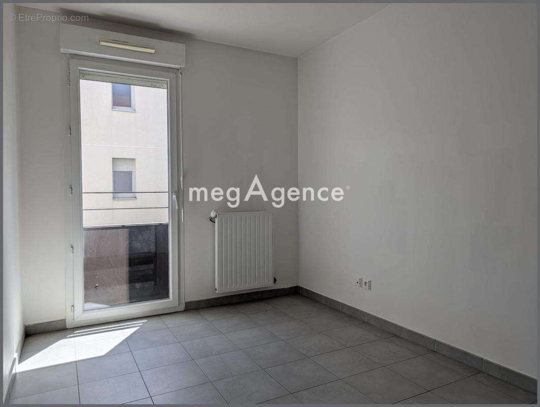 Appartement à MEYZIEU