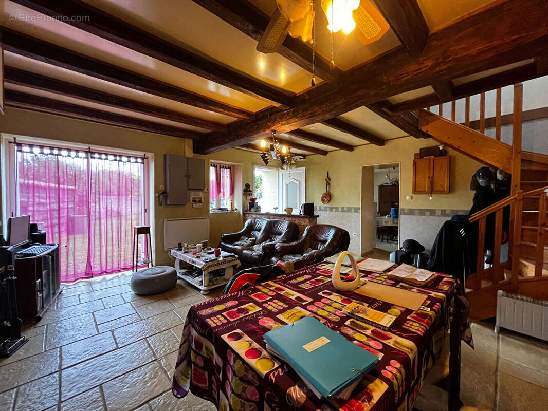 Maison à SAINT-JEAN-DE-SAUVES