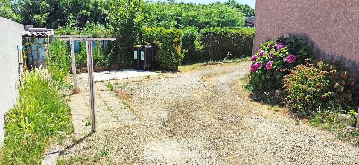 Maison à FONTVIEILLE