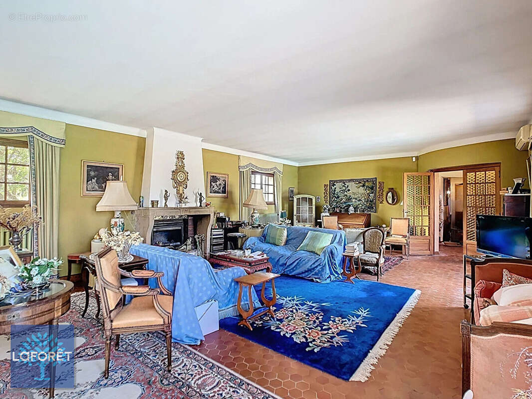 Maison à ROQUEFORT-LES-PINS