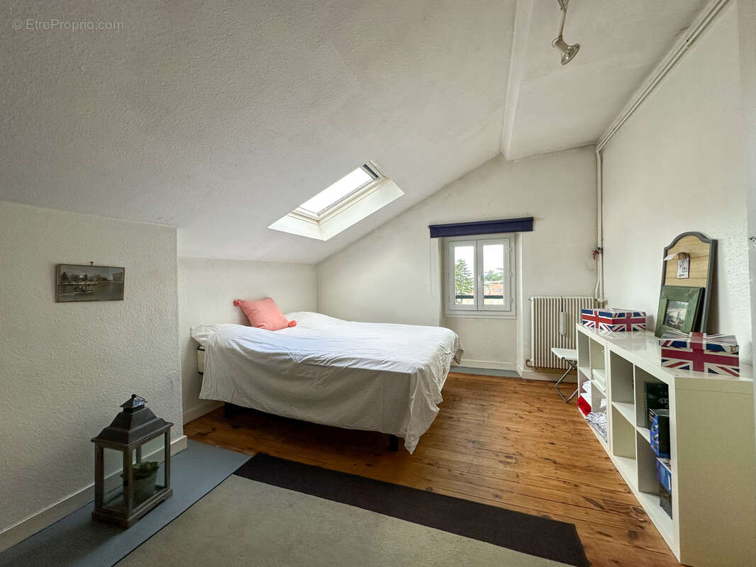 Maison de Maître 316m2 habitables 8 chambres + Véranda + Garage + Cave à Saint-Chamond - photo 16