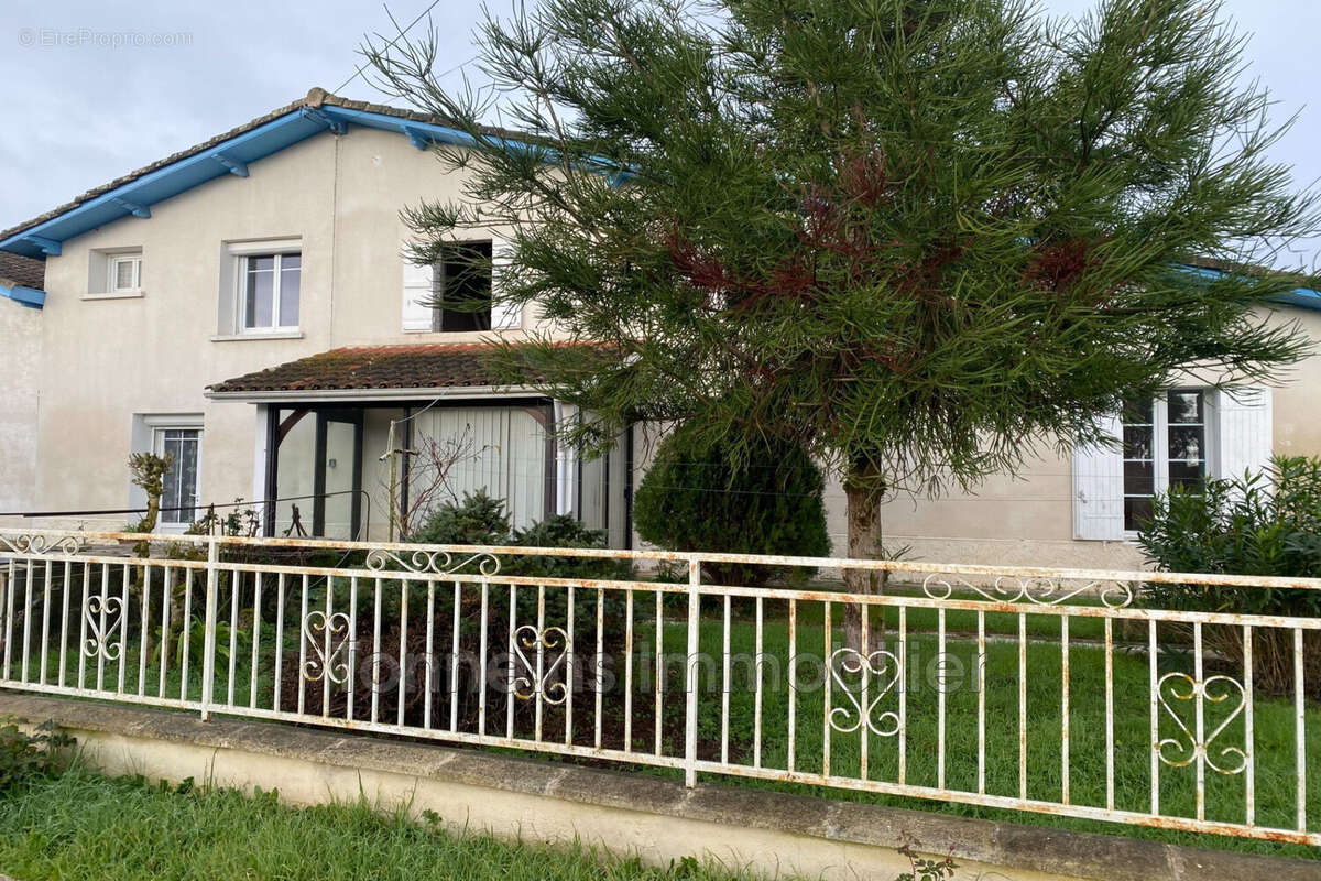 Maison 123 m² à Calonges  - photo 3