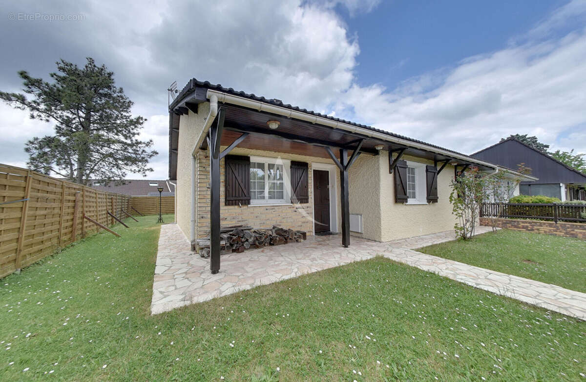 Maison à OZOIR-LA-FERRIERE