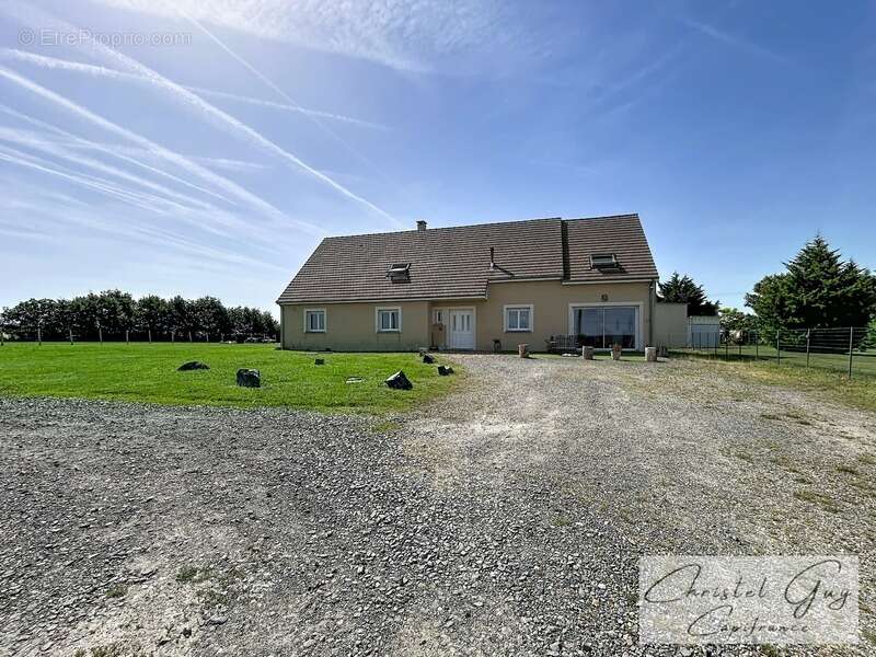 Grande maison familiale à vendre DPE B – 242 m², 8 chambres, terrain de 3 589 m² à 30 min du Mans (72) - photo 3