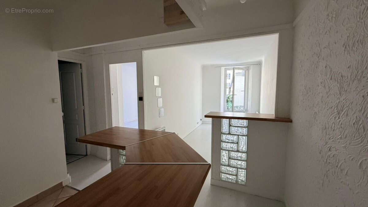 Appartement à MARSEILLE-5E