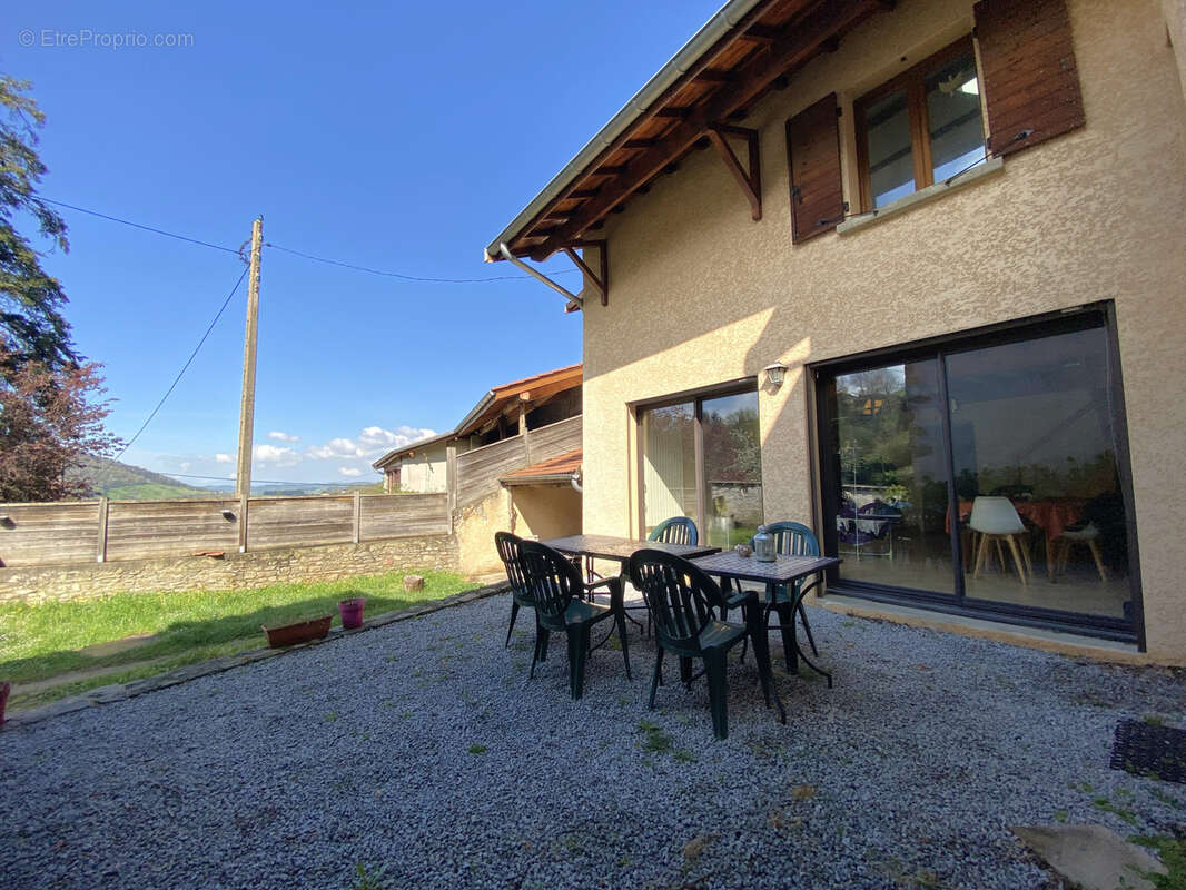 Maison à MONTROMANT