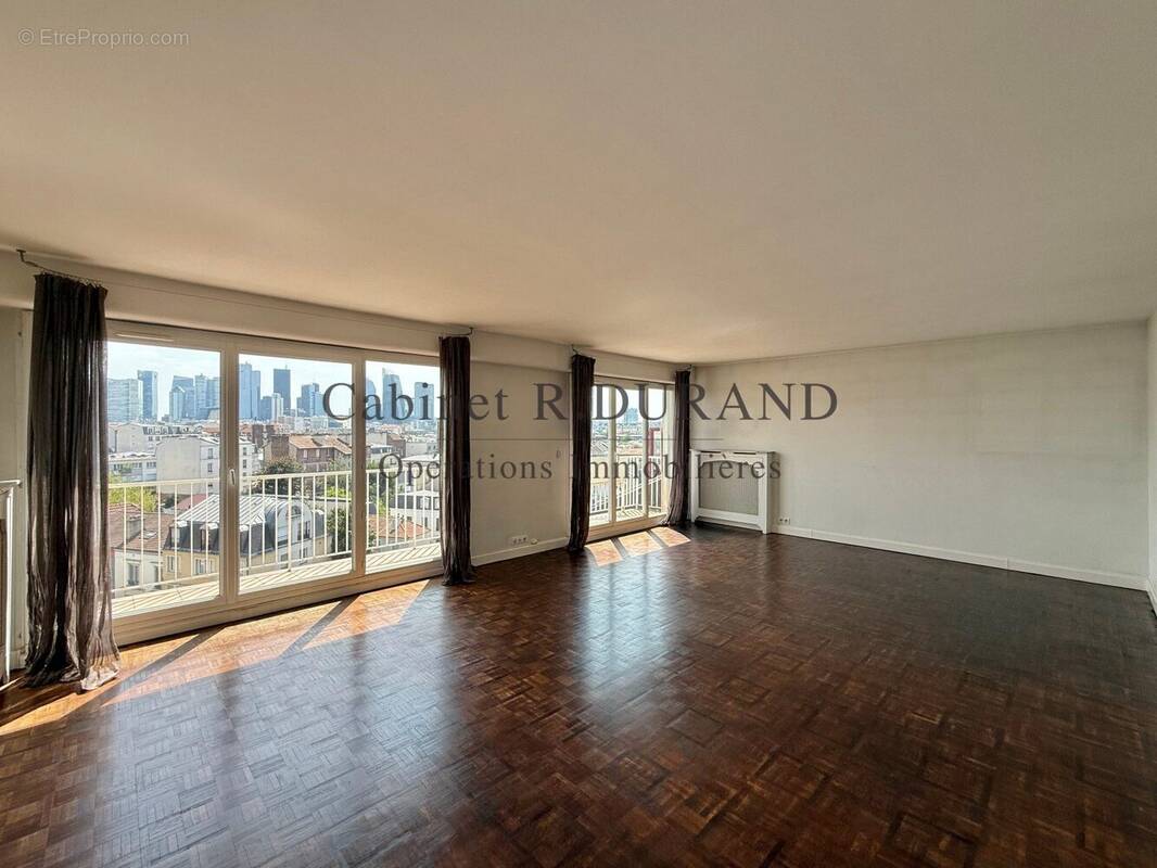 Appartement à LA GARENNE-COLOMBES