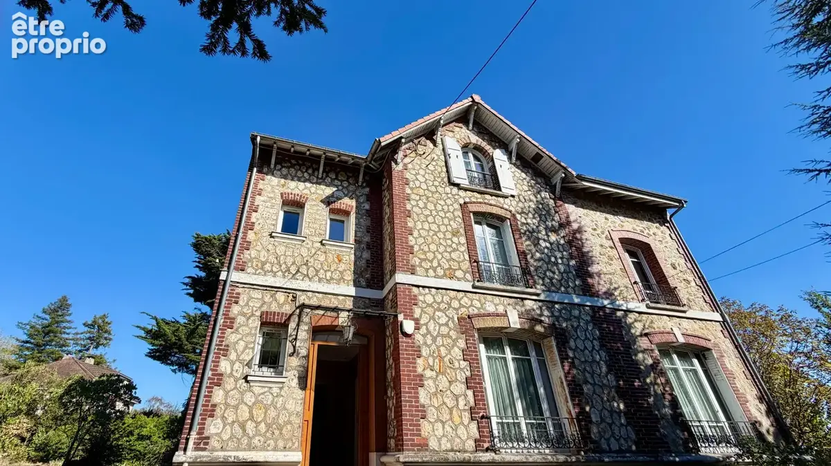 Photo Maison à Deuil-La-Barre au prix de 852 800€
