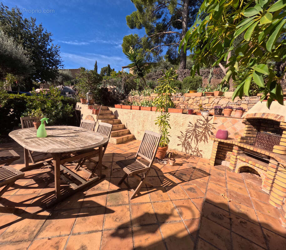 Maison à SOLLIES-VILLE