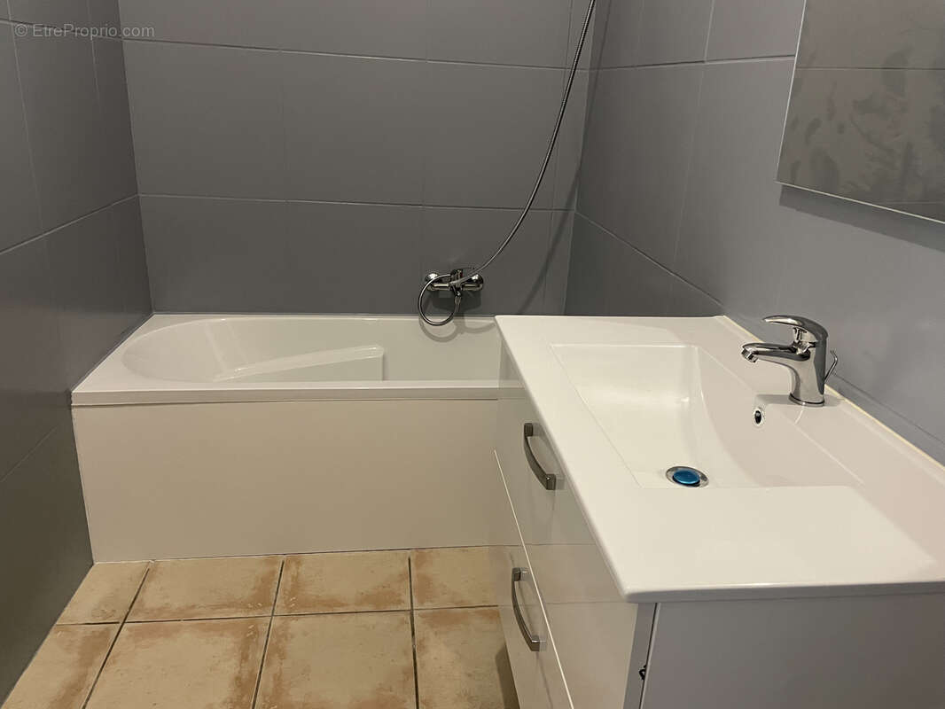 Avignon : maison de ville en exclusivité - photo 7