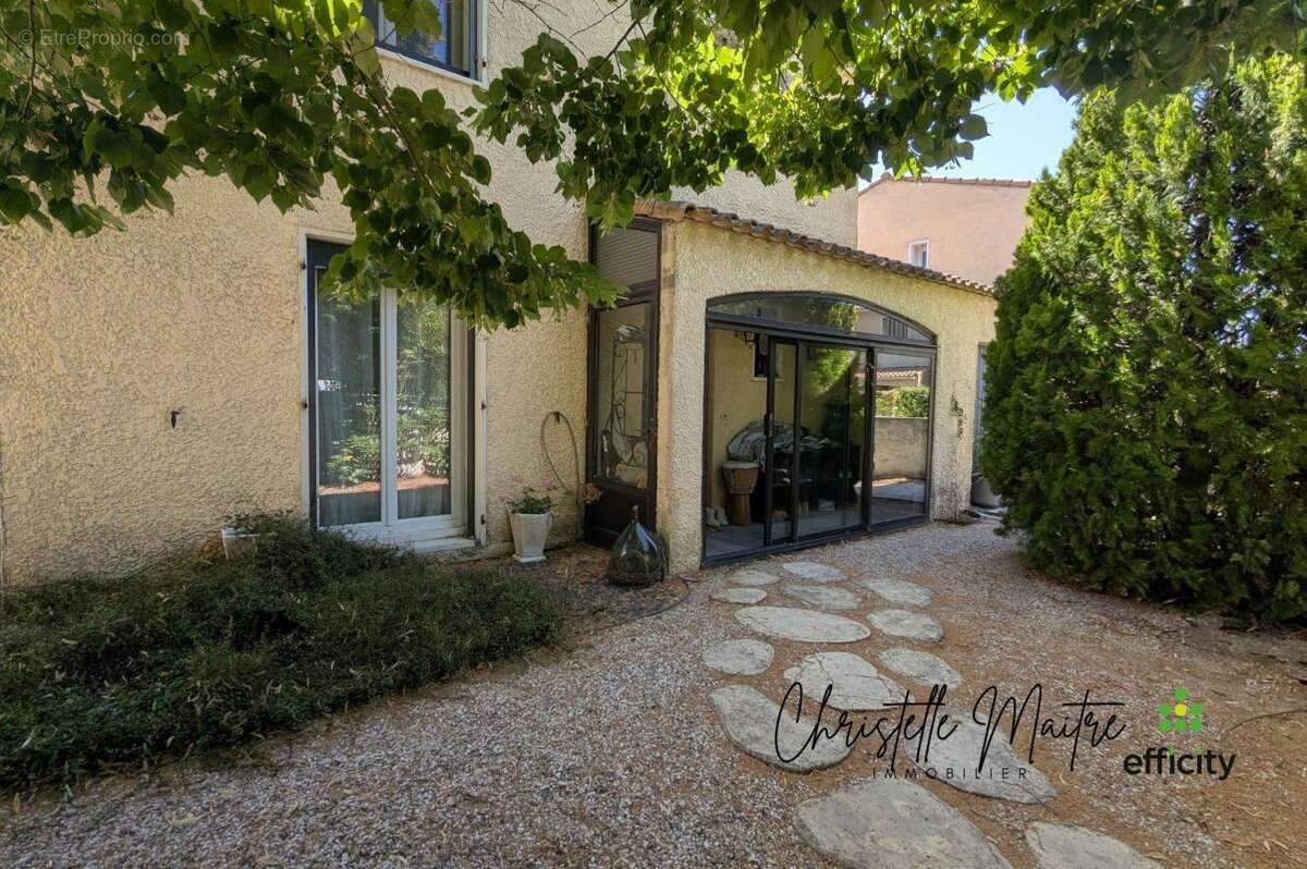 Maison 95 m² à Saint-Martin-De-Crau  - photo 2