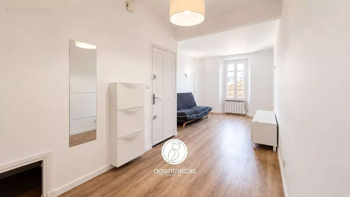 Nice // Cimiez : Studio - Excellent état - Traversant - photo 2