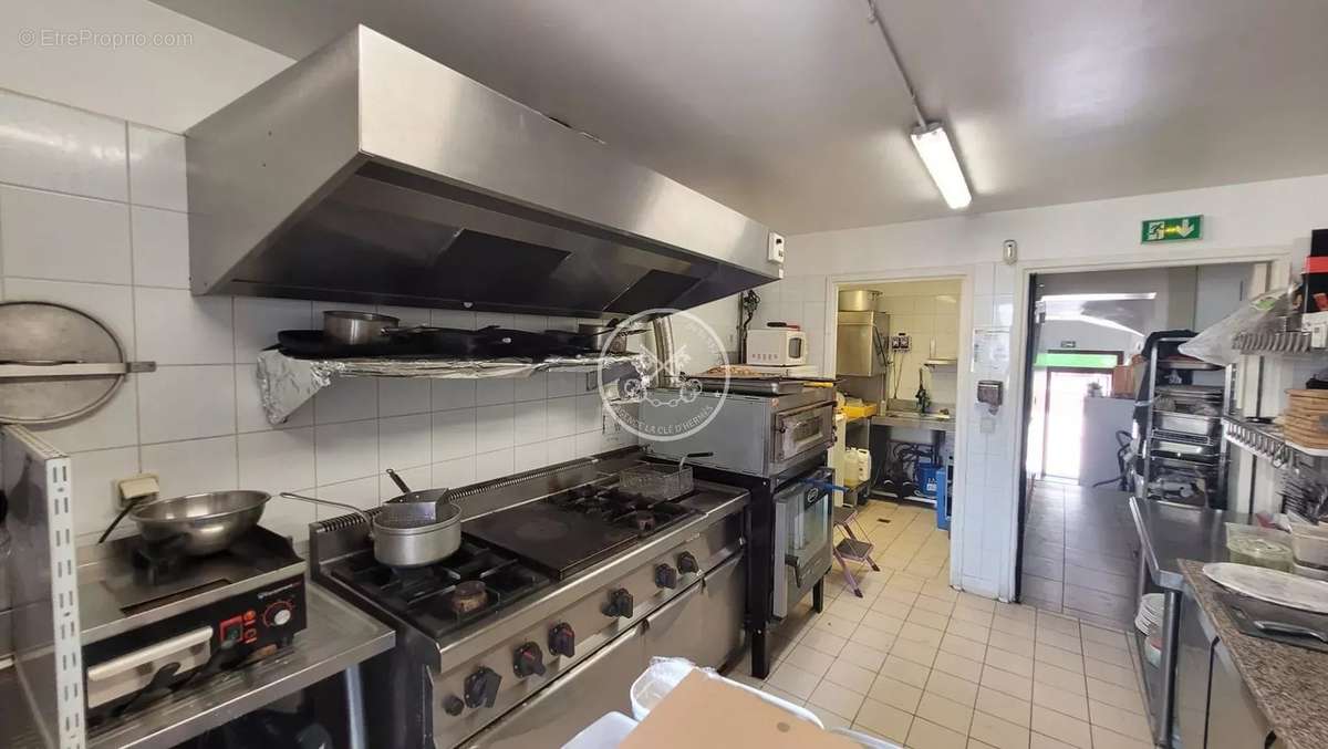 Commerce à PUGET-SUR-ARGENS