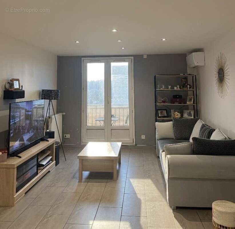 Appartement à FROGES