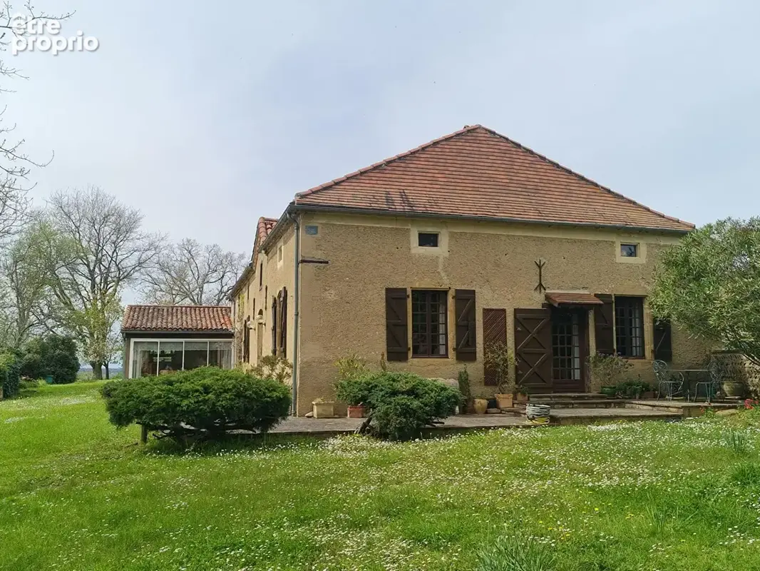 Maison de campagne sur terrain de 9738m² - photo 9