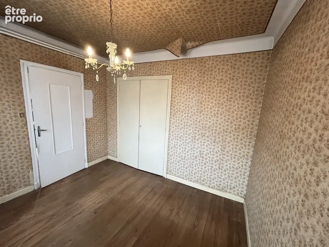 LE PEAGE DEROUSSILLON, maison plain-pied, 77 m2 habitables, 4 chambres, terrain 653 m2 - photo 11