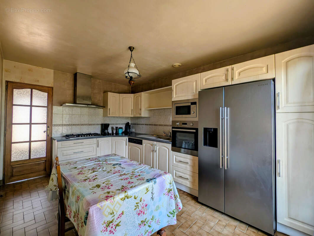 Maison plain pied en centre village - photo 6
