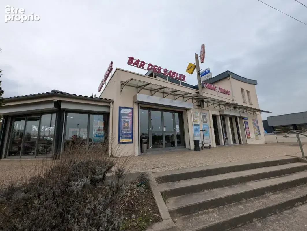 Commerce à MABLY