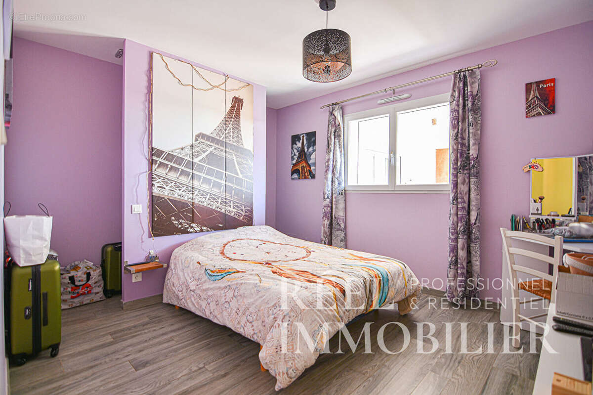 Maison contemporaine de plain pied  avec piscine. - photo 14