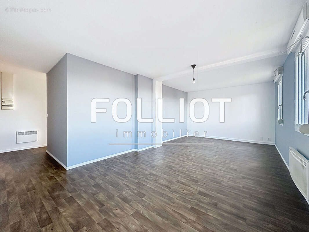 Appartement à DONVILLE-LES-BAINS