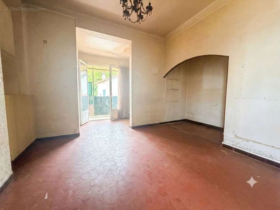 Cagnes-sur-mer - propriété de 2 maisons - terrain plat de 2 400 m² - photo 28