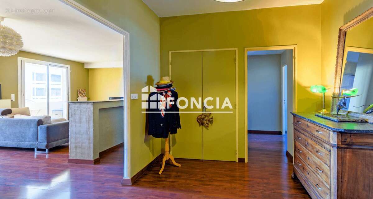 À vendre – spacieux t3 avec balcons – centre-ville de nîmes - photo 8