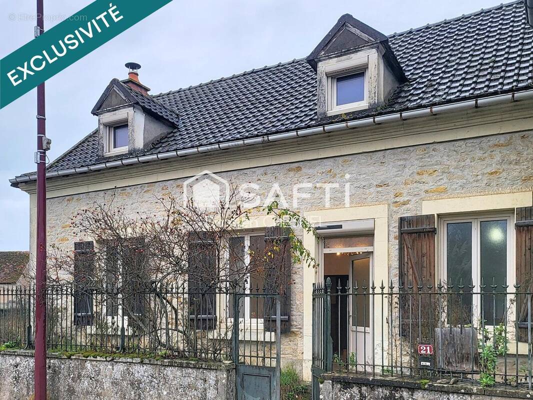 Photo 1 - Maison à BESSAIS-LE-FROMENTAL