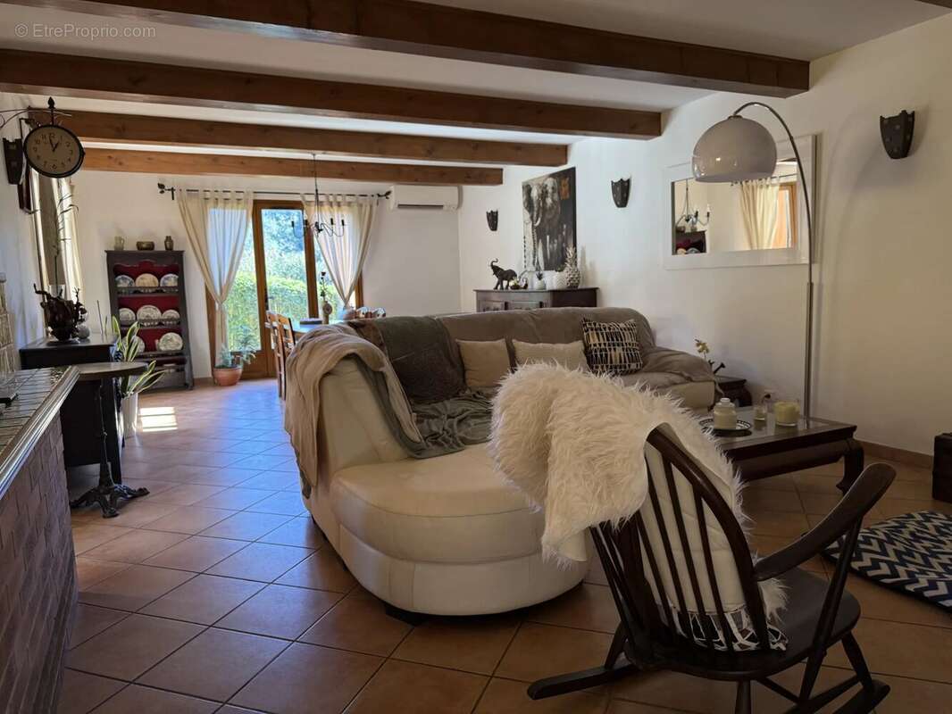 Maison à BORMES-LES-MIMOSAS