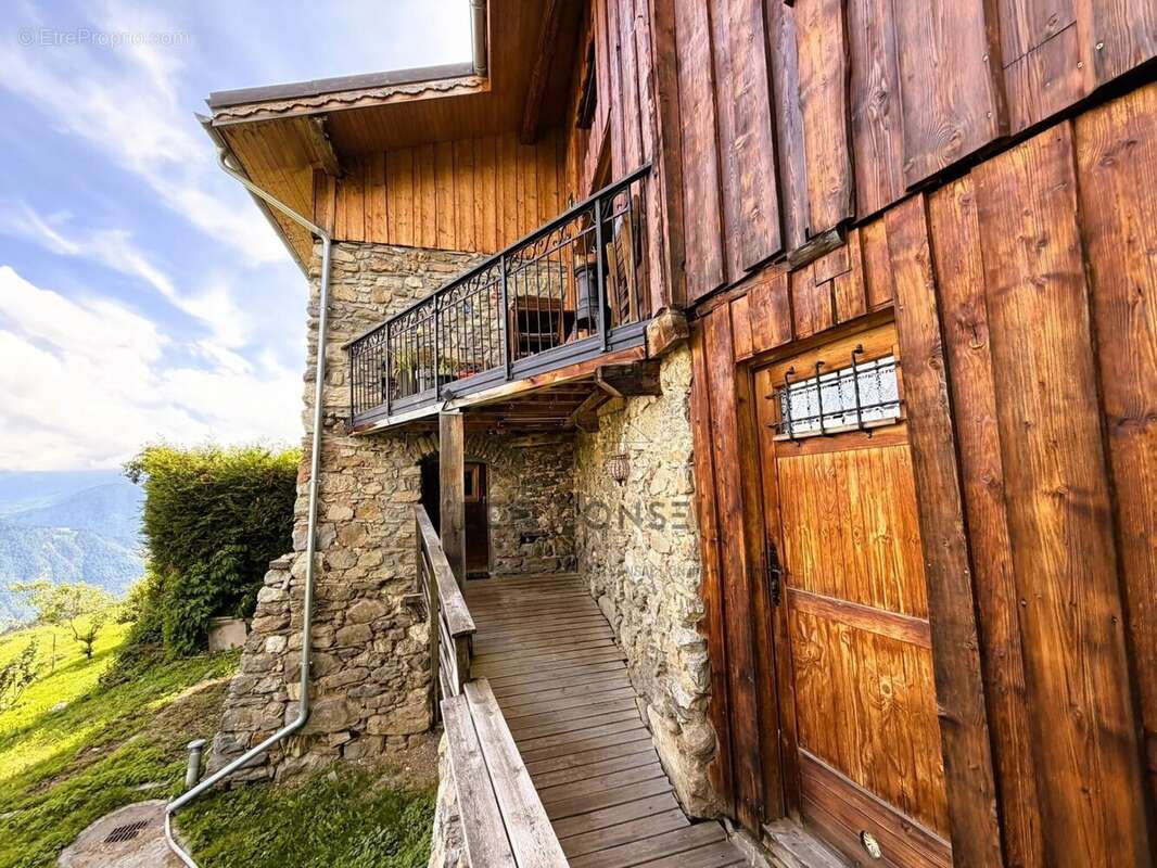 Maison à HAUTECOUR