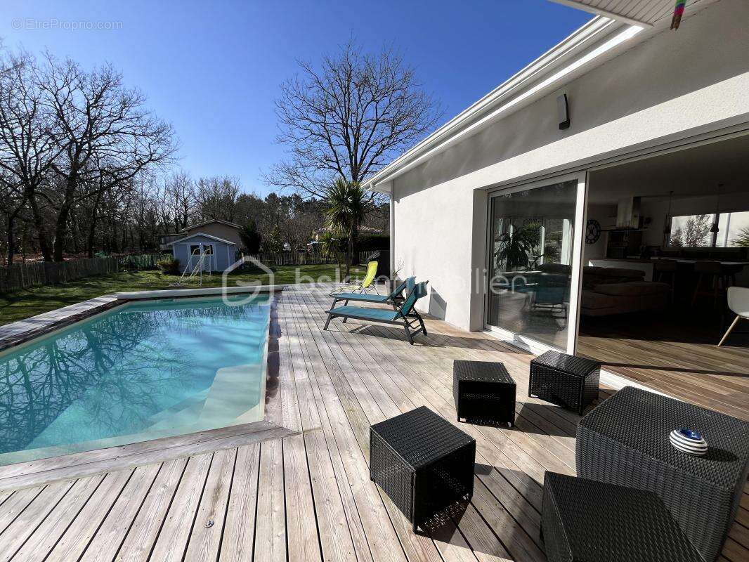 Maison à GRAYAN-ET-L'HOPITAL