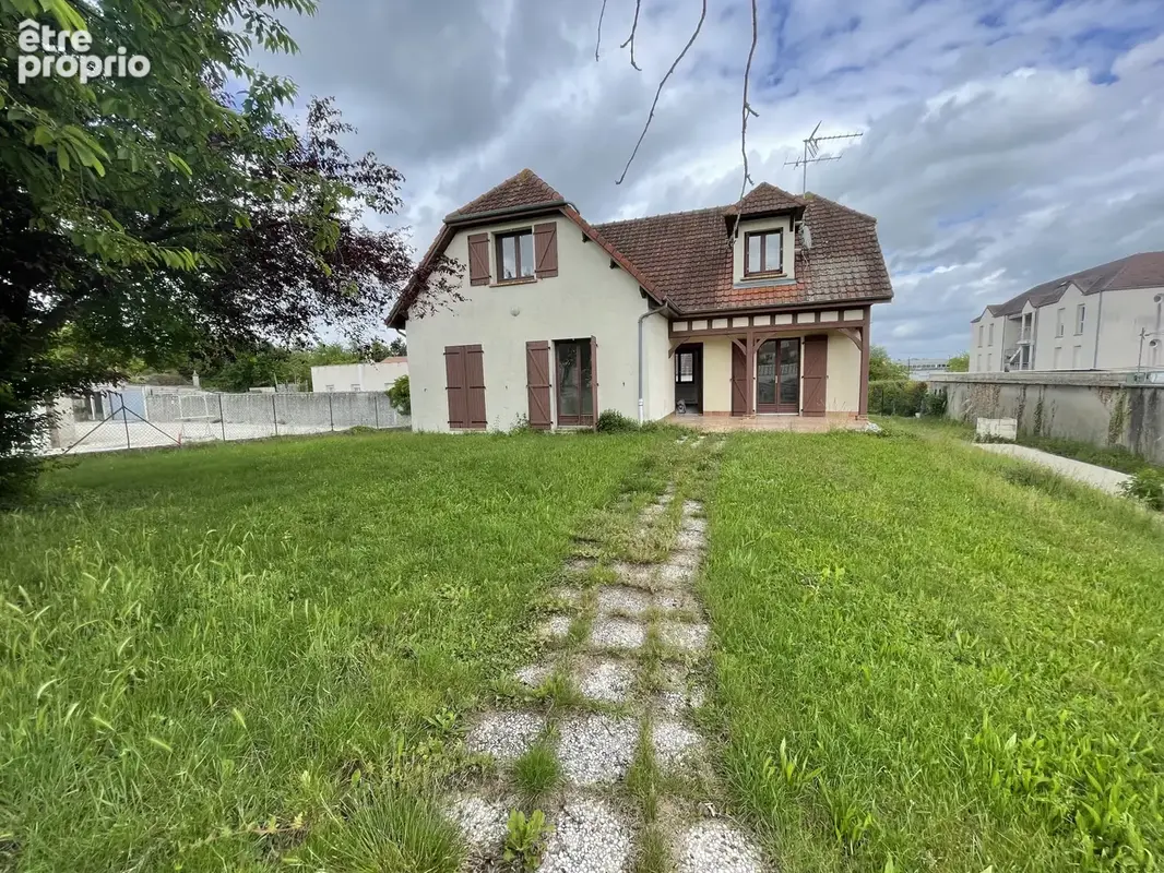 Maison 5 pièces 124 m² · à Saint-Julien-les-Villas · 124 m² · 250 000 €